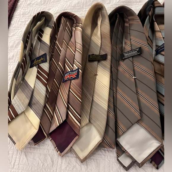 Bulk Lot 12 VTG Neckties Polyester Variety of Brands - Picture 7 of 9